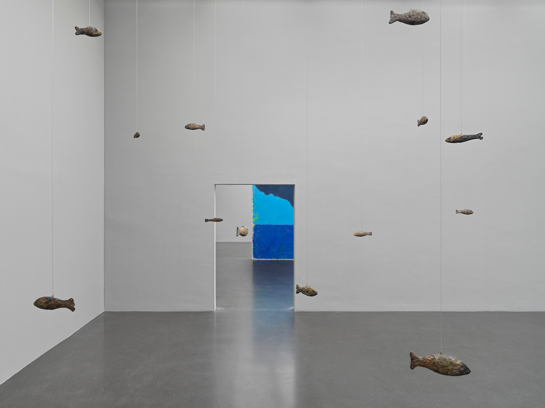 Ugo Rondinone, primordial, 2016, und sechstermaizweitausendundvierundzwanzig, 2024, Ausstellungsansicht Cry Me a River, Kunstmuseum Luzern, 2024, Courtesy oft he artist, Foto: Stefan Altenburger