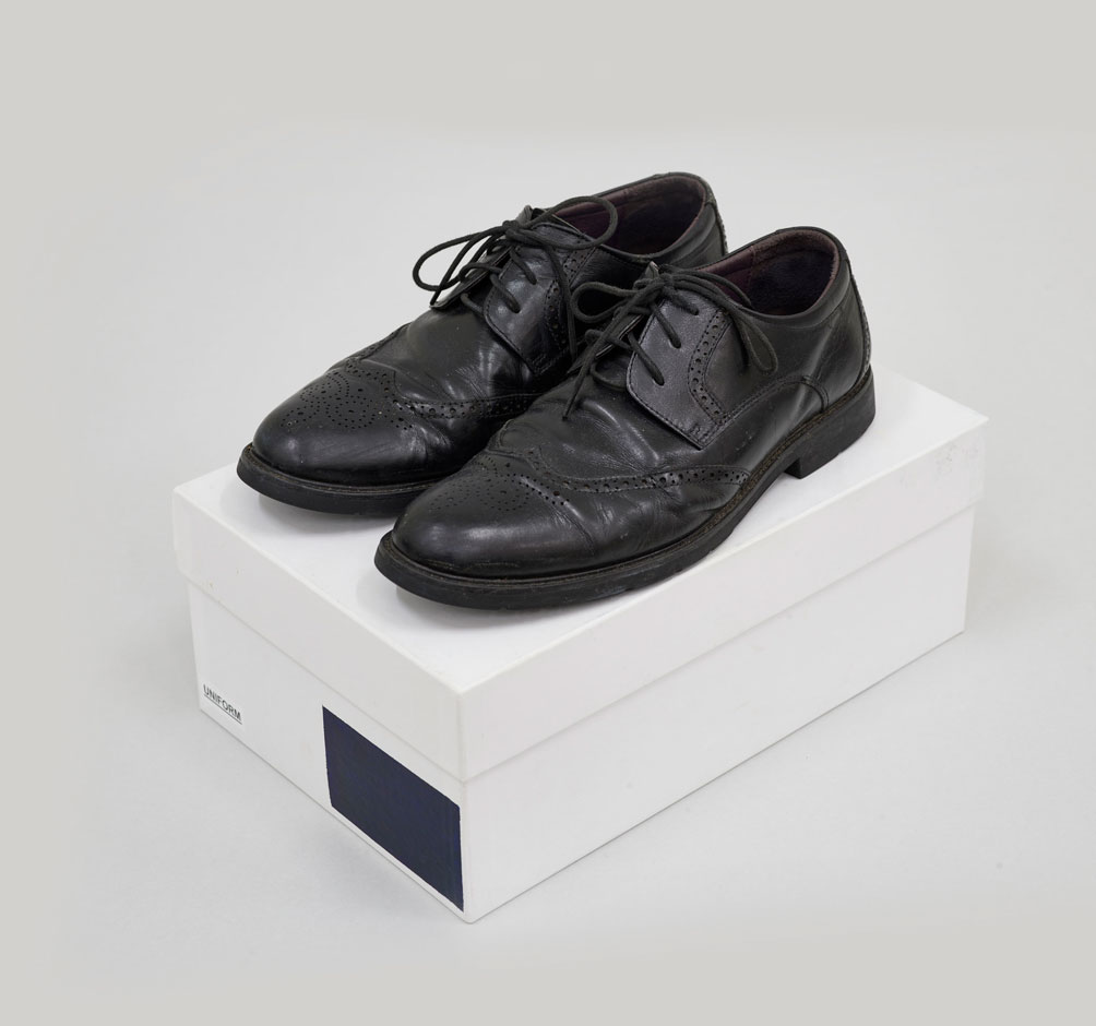 Ian Anüll, Uniform (Shoes), 2021, Schuhe, Karton, 11 × 30 × 19 cm, Courtesy of the artist and Mai 36 Galerie, Zürich