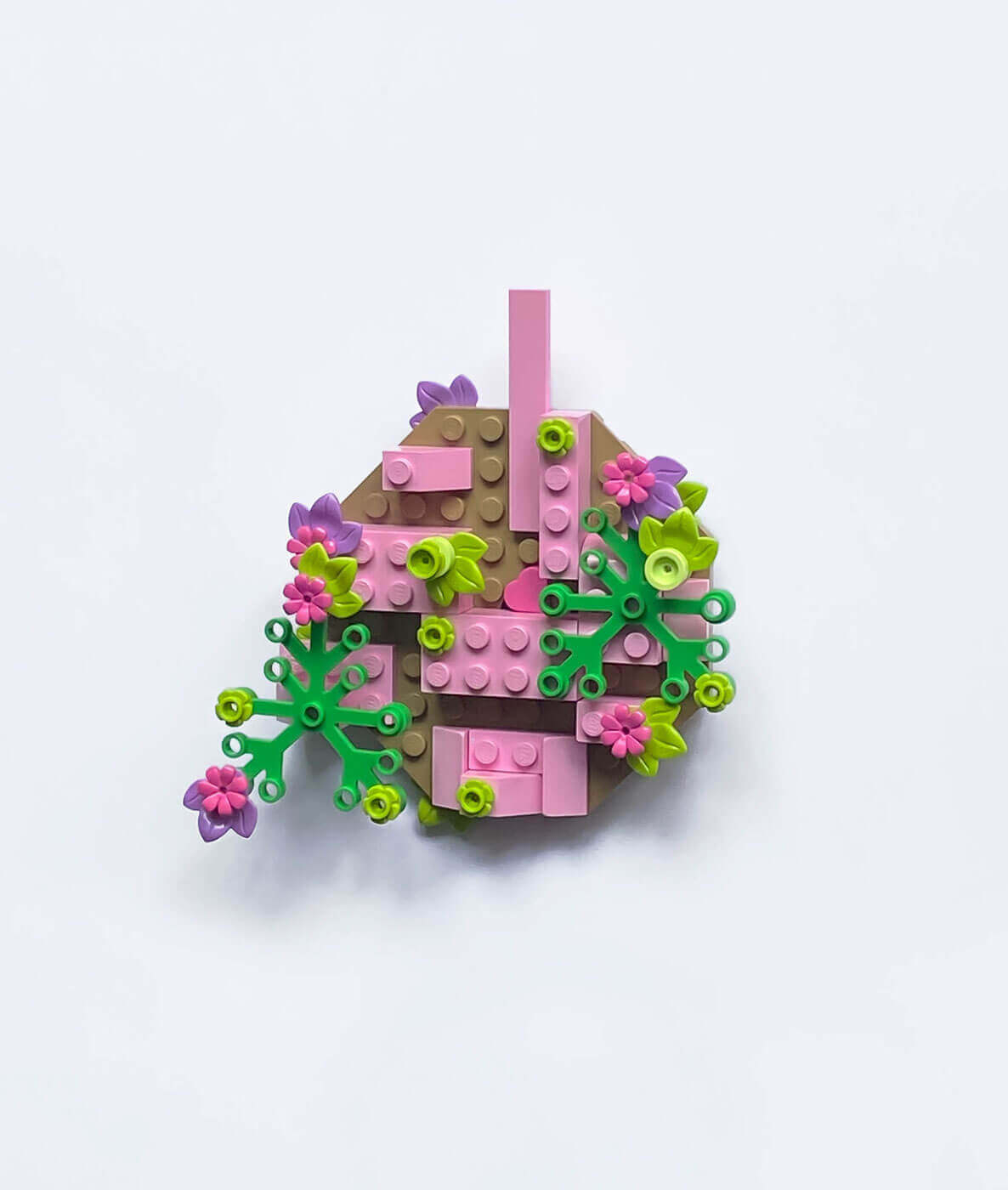 Teo Petruzzi, My little pink starfish… I love you, 2024, Lego-Steine, Courtesy of the artist